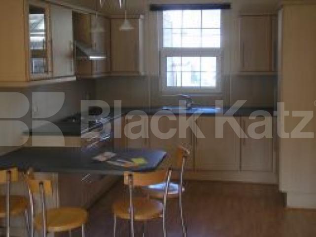 			2 Bedroom, 1 bath, 1 reception Flat			 Camden High Street, CAMDEN NW1